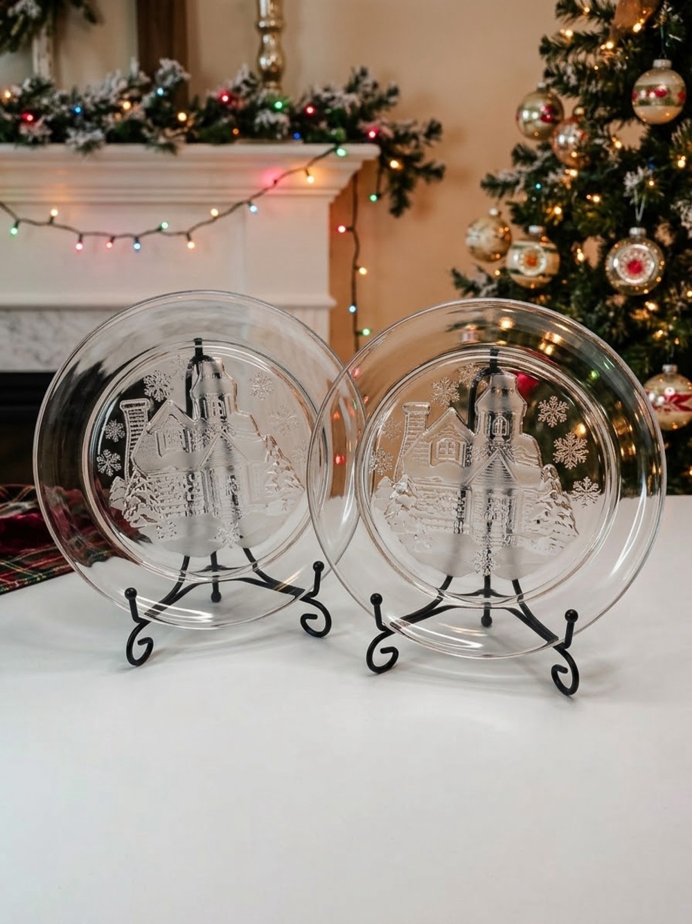 Vintage Arcoroc France Clear Glass Christmas Plate Winter Cottage Snow Cabin 7.5